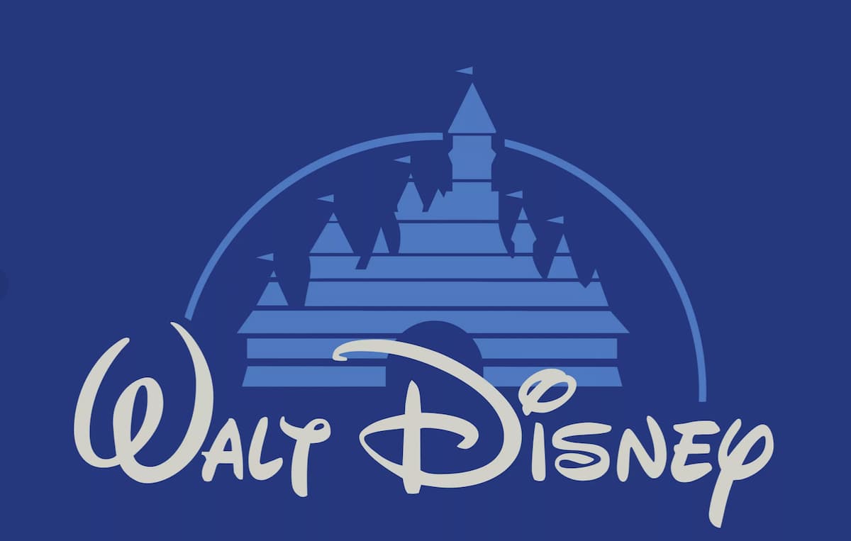 Знакомый с детства логотип компании Disney