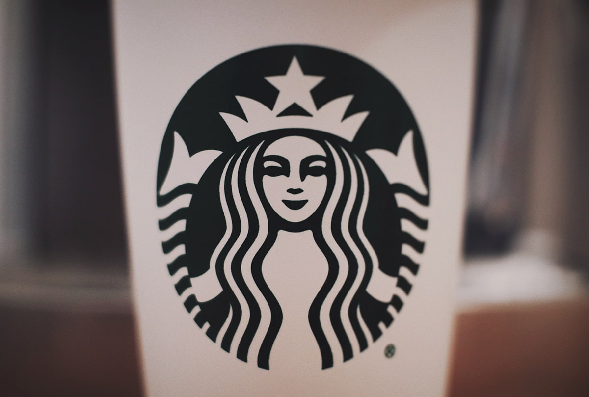 Top servisov dlya sozdaniya logotipov