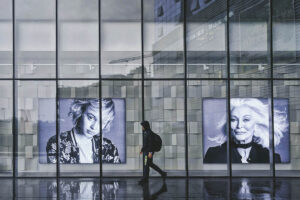 Chto takoe tizernaya reklama i kak eyo nastroit