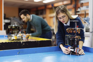Professiya programmist robototehnik