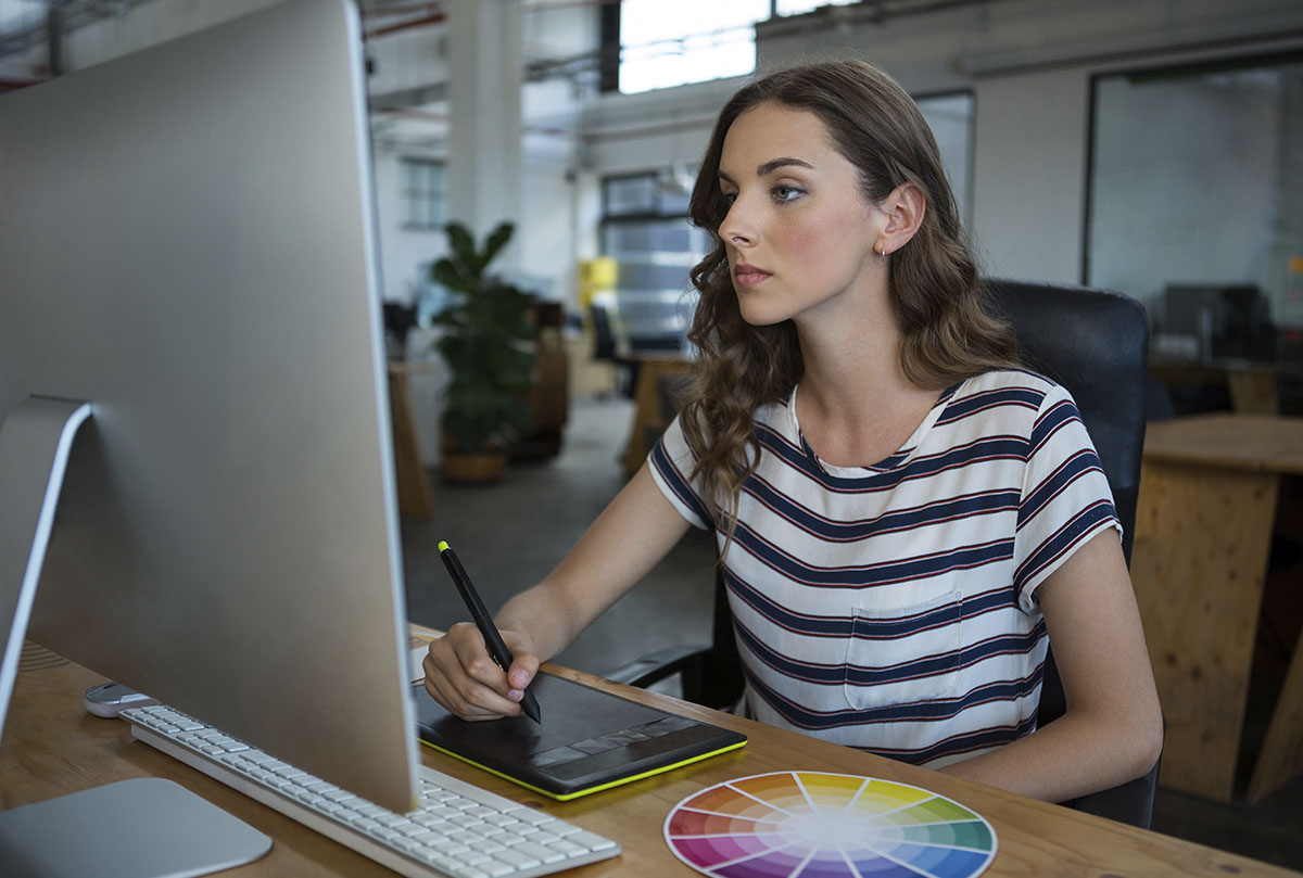 Stili i trendy graficheskogo dizayna