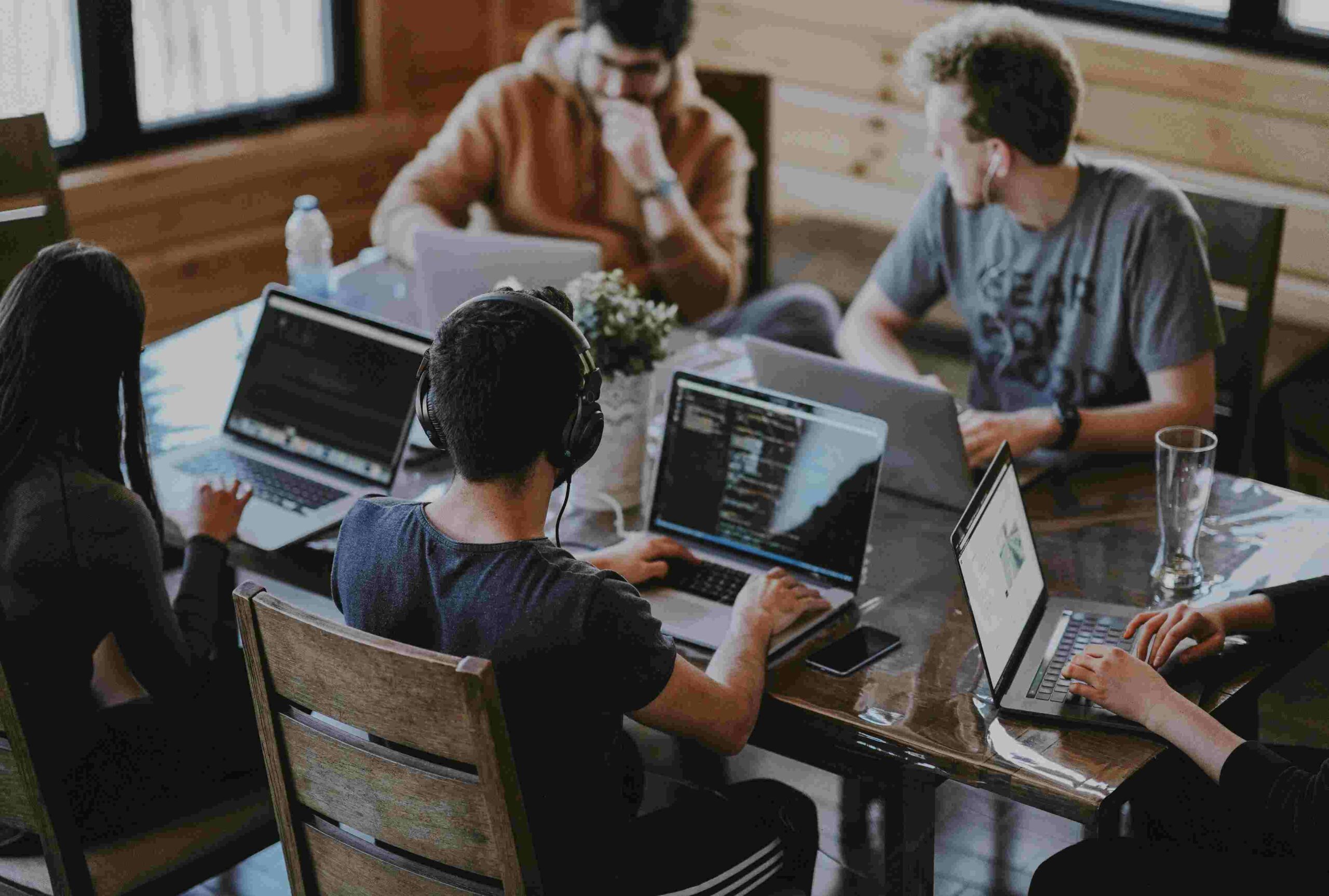 Kem rabotat v edtech