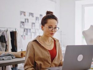 Курс «Дизайнер одежды» от Talentsy Курс «Дизайнер одежды» от Talentsy