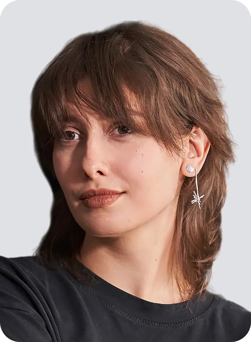 Александра Харина, Веб-дизайнер и арт-директор. Выпускница Британской высшей школы дизайна (BA) Graphic design and illustration