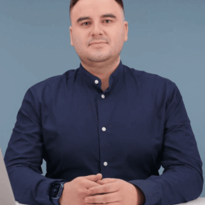 Алексей Кадочников, Работал разработчиком в VK