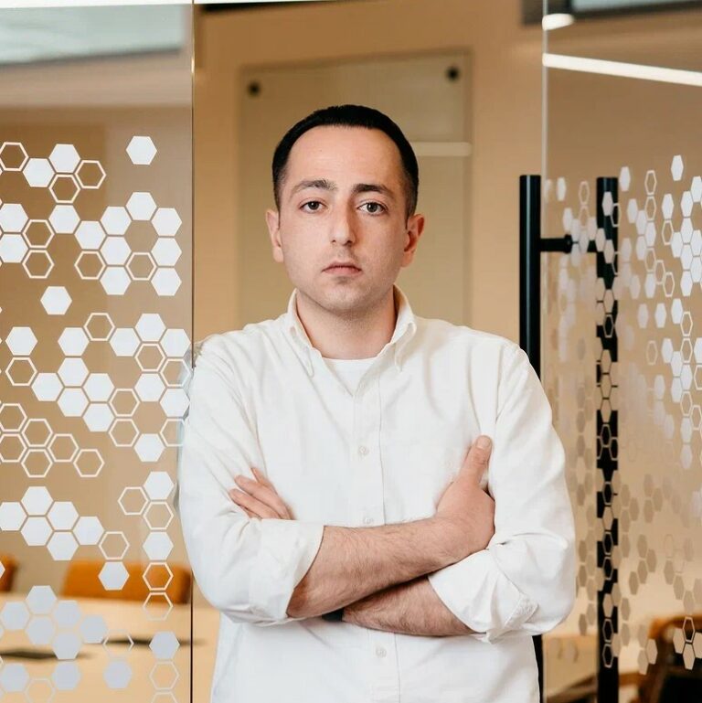 Артем Оганян, Арт-директор студии дизайна интерьера BŪRO