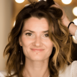 Елена Гапоненко, Автор и спикер курса «Искусство коммуникаций». Консультант по личностному росту