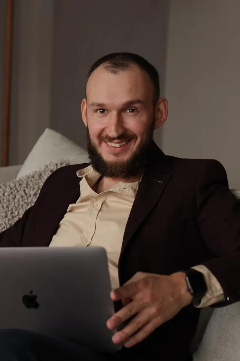 Илья Паранин, Дизайнер и эксперт по визуальным коммуникациям