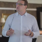 Роман Игнатов