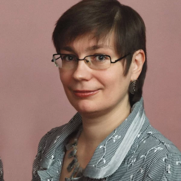 Юлия Леонычева, Кандидат исторических наук